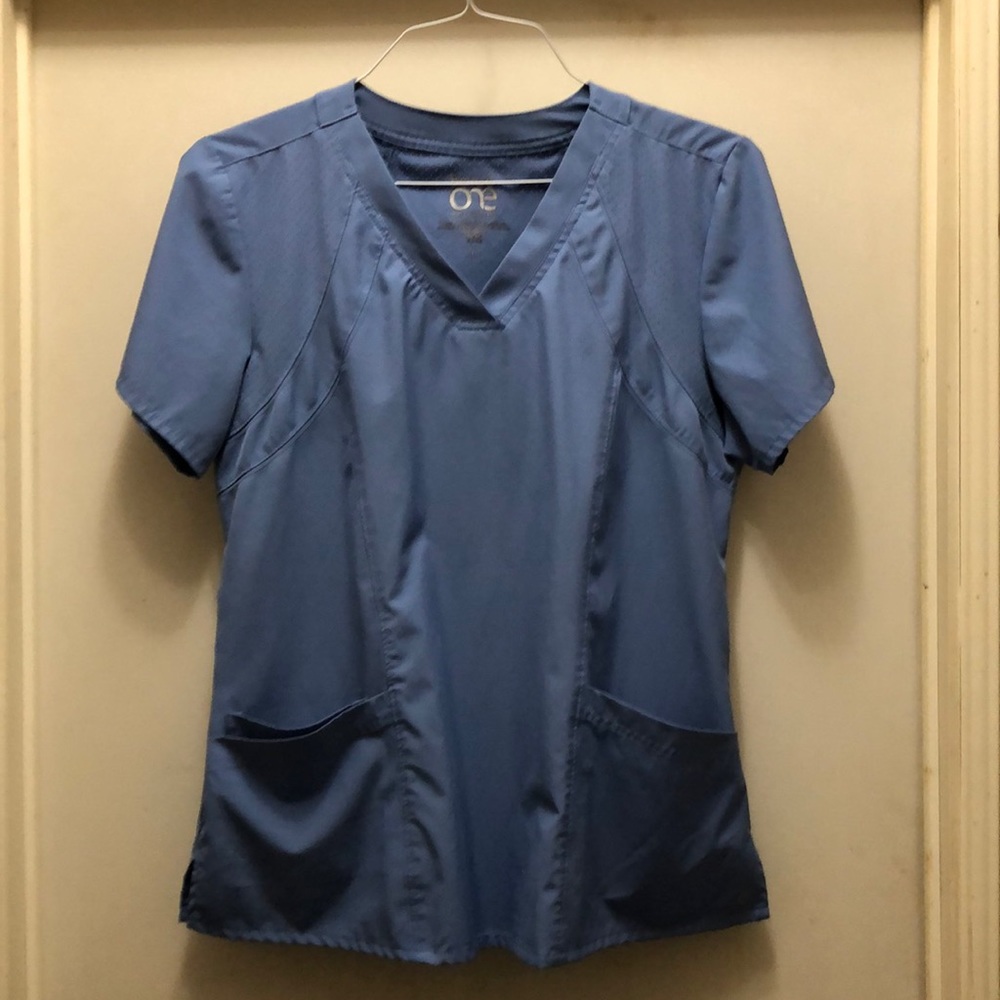 Barco One Scrub top